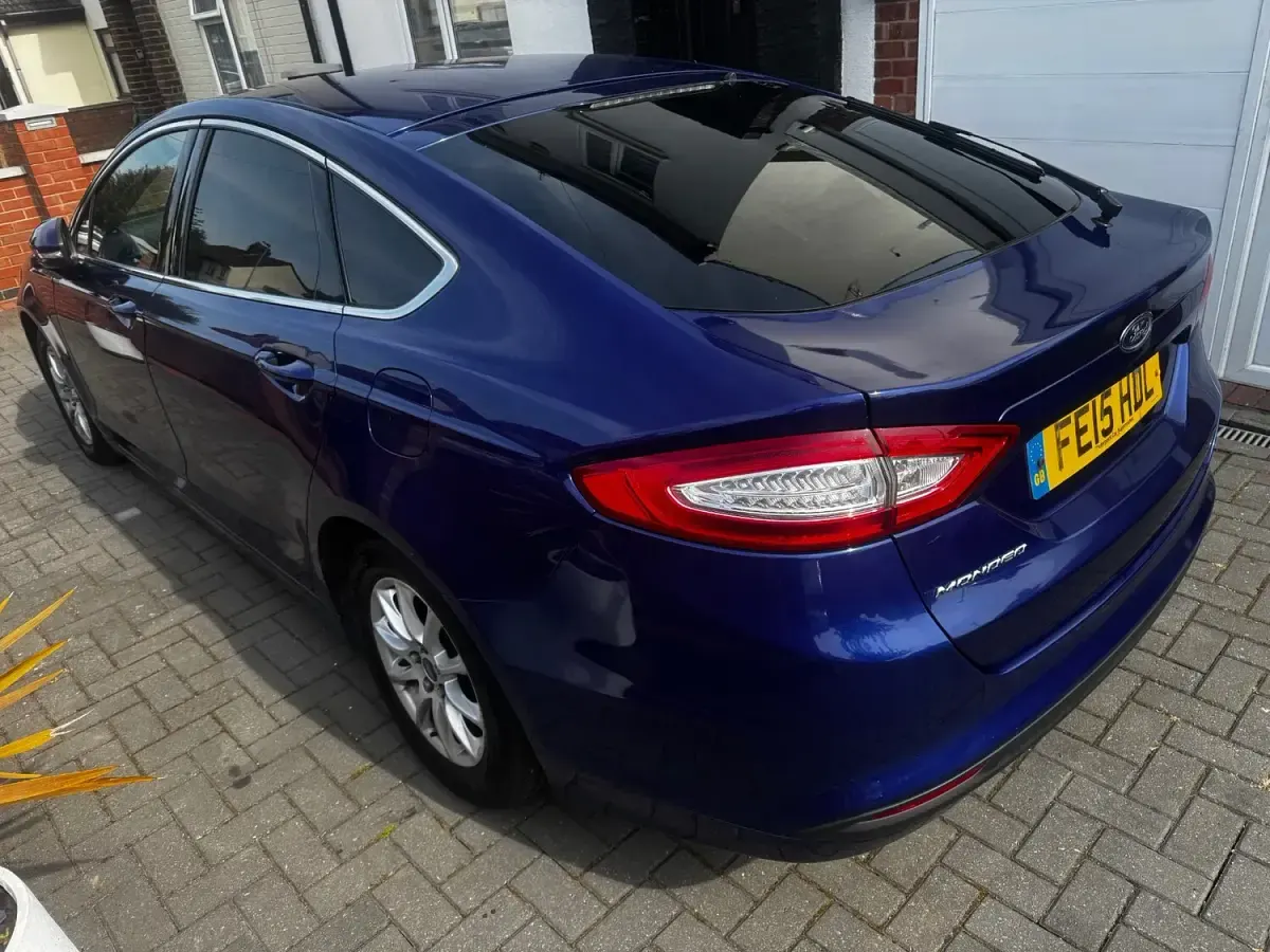 Used Ford Mondeo Zetec 150 HP (110 kW) 2015 Blue Hatchback