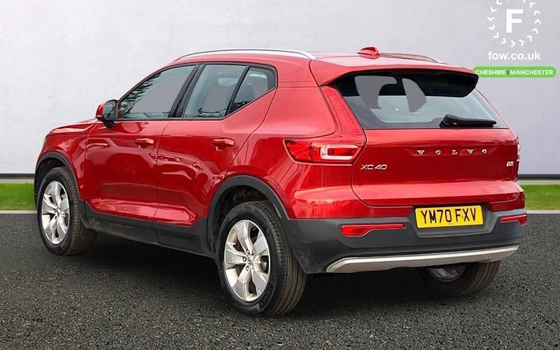 Używany Volvo XC40 Momentum 150 KM (110 kW) 2020 Czerwony SUV
