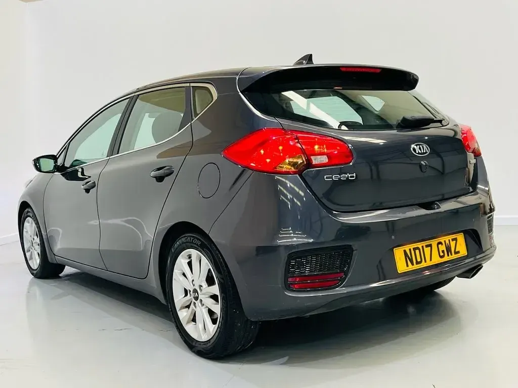 Used Kia Ceed 136 HP (100 kW) 2017 Silver Hatchback