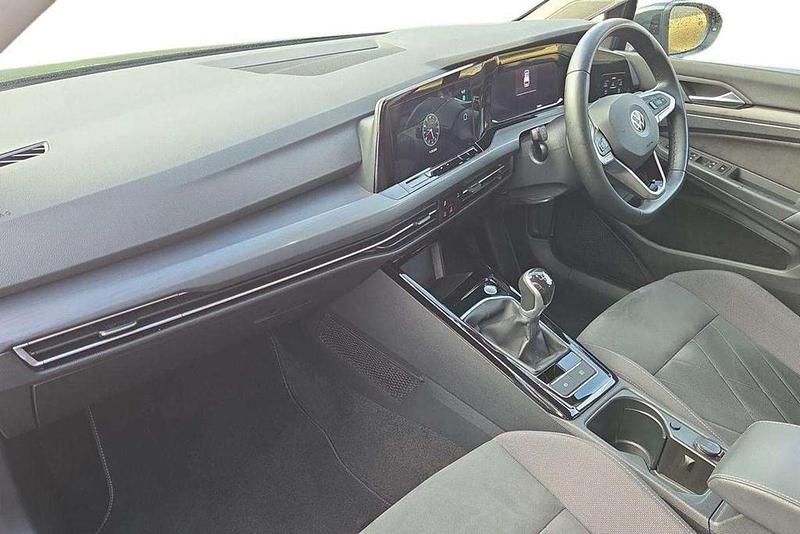 Second-hand VW Golf VIII Style 148 CP (108 kW) 2022 Gri Break