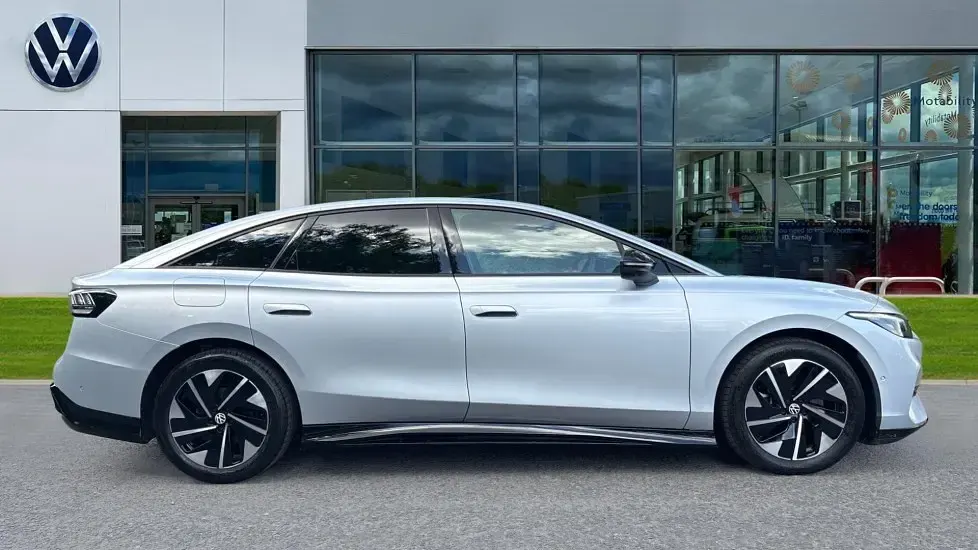 Usado VW ID.7 Pro 210 kW (286 CV) 2025 Plateado Utilitario