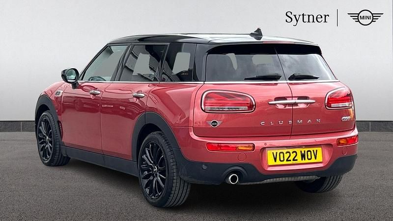 Usado Mini Cooper Clubman Classic 134 CV (98 kW) 2022 Rojo Familiar