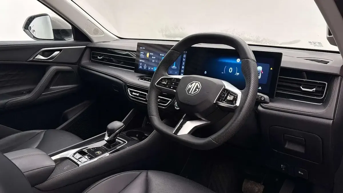 Used MG HS Trophy 170 HP (125 kW) 2025 Silver SUV