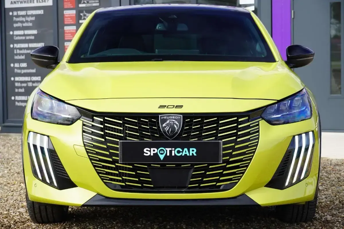 Used Peugeot 208 GT 99 HP (72 kW) 2025 Yellow Hatchback