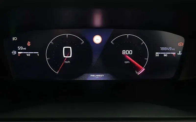 Used Peugeot 2008 Allure 131 HP (96 kW) 2023 Red SUV
