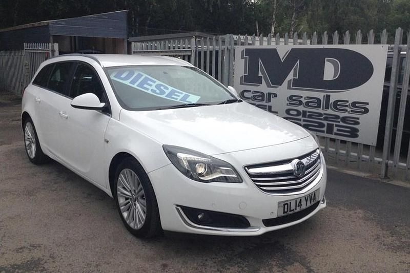 White Used 2014 Vauxhall Insignia Design Edition Estate | £3,475 (Fair price) - Image 1/1