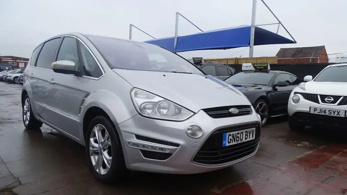 Usado Ford S-MAX Titanium 140 HP (102 kW) 2011 Prateado Monovolume