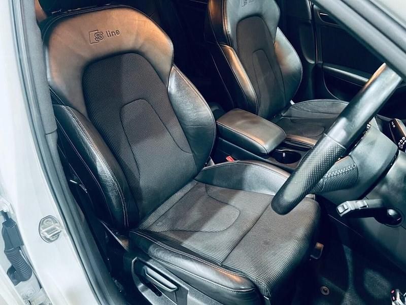 Used Audi A4 Black Edition 177 HP (130 kW) 2013 White Sedan