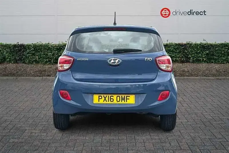 Used Hyundai i10 67 HP (49 kW) 2016 Blue Hatchback