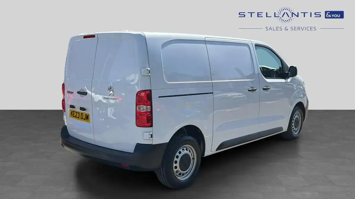 Used Peugeot Expert Premium 142 HP (104 kW) 2023 White Van