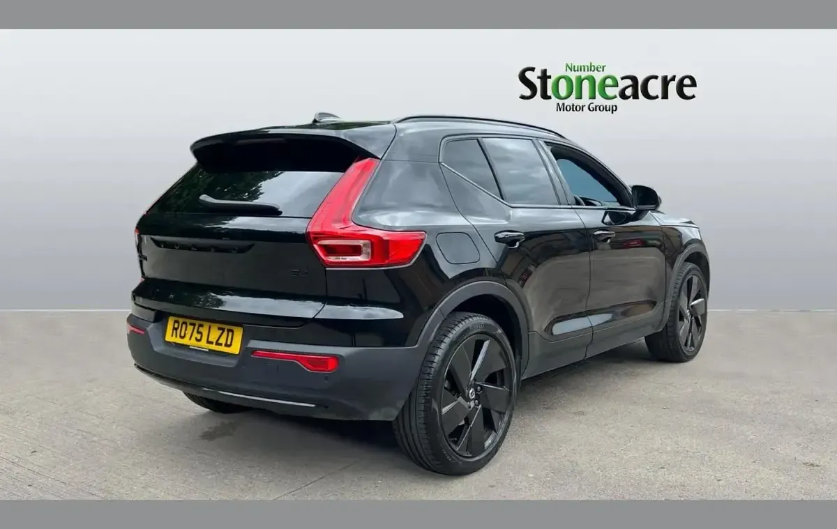 Used Volvo XC40 Plus 197 HP (144 kW) 2025 Black SUV