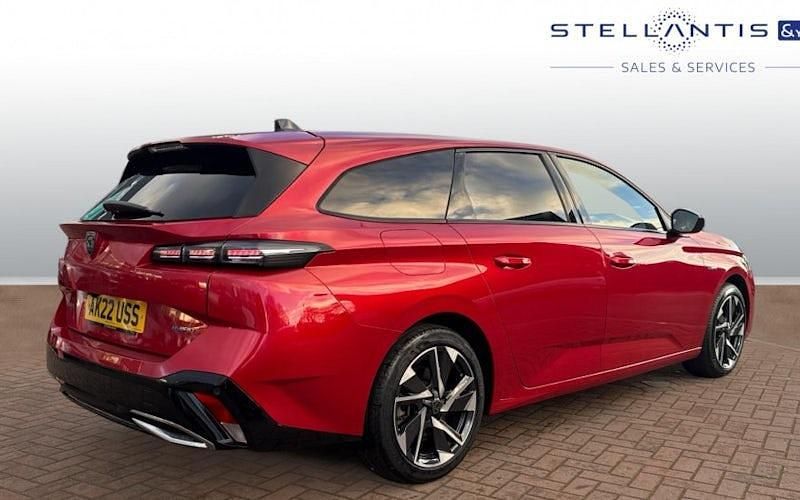 Used Peugeot 308 SW Allure Premium 179 HP (131 kW) 2022 Red Estate