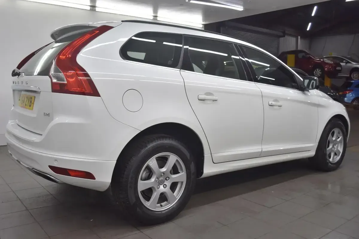 Used Volvo XC60 SE 181 HP (133 kW) 2014 White SUV