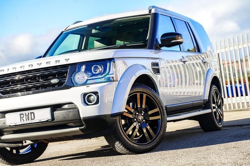 Used Land Rover Discovery 4 Landmark 256 HP (188 kW) 2016 White SUV