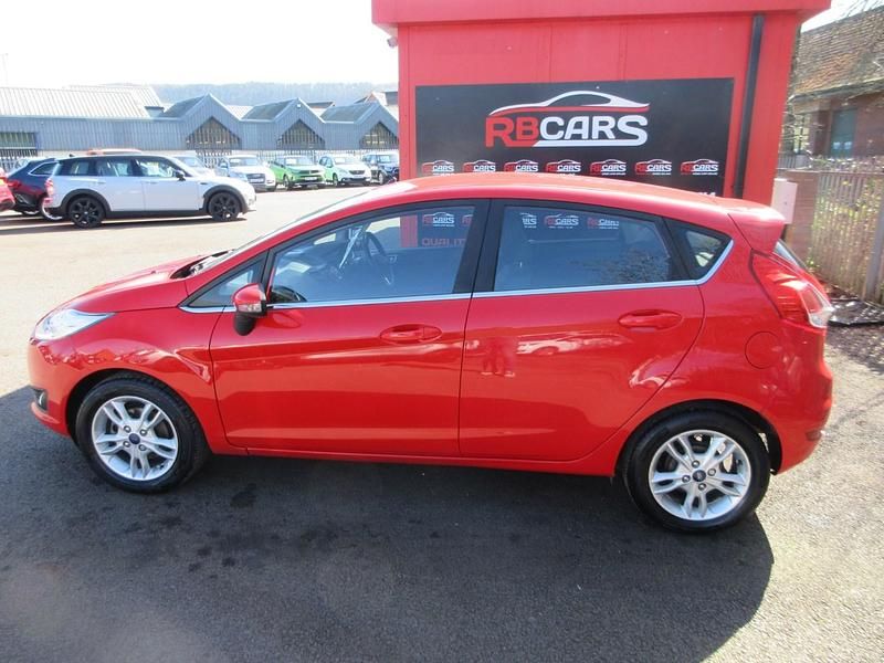 Used Ford Fiesta Zetec 2015 Red Hatchback