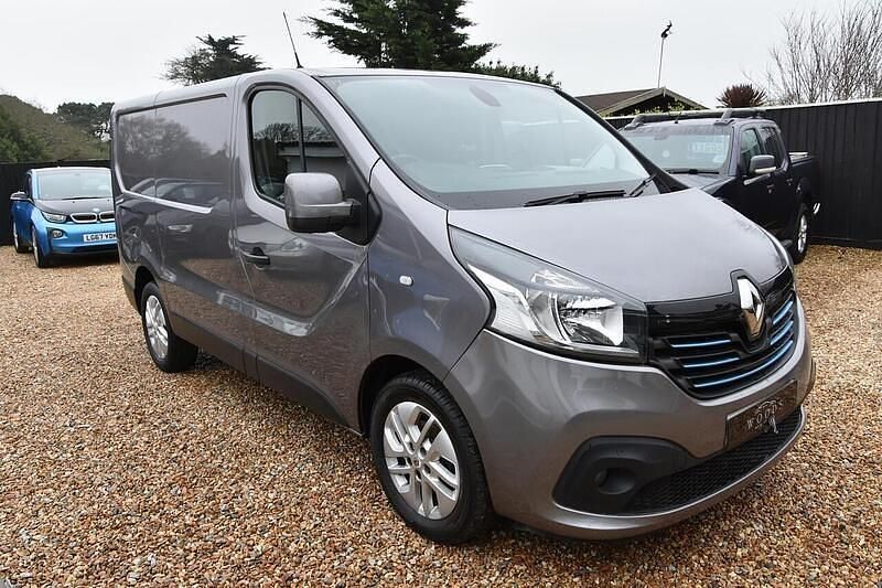 Used Renault Trafic 2018 Grey MPV
