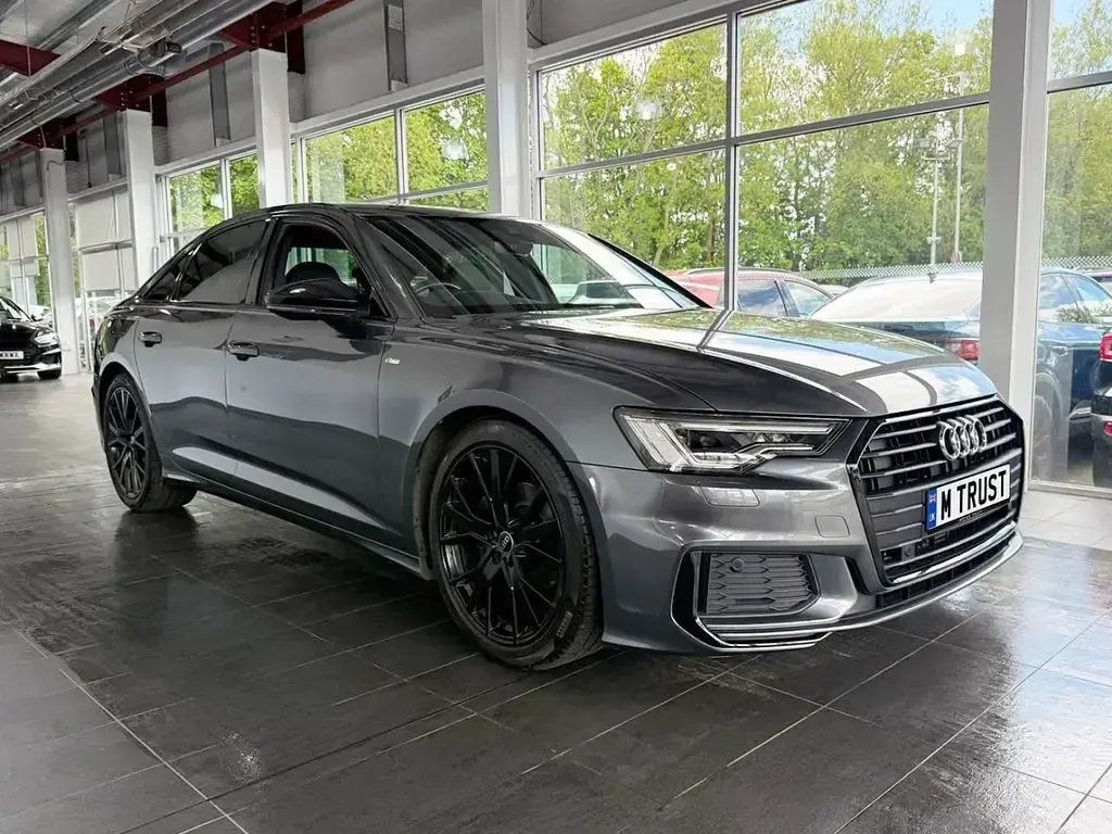 Usado Audi A6 Black Edition 204 CV (150 kW) 2021 Gris Berlina