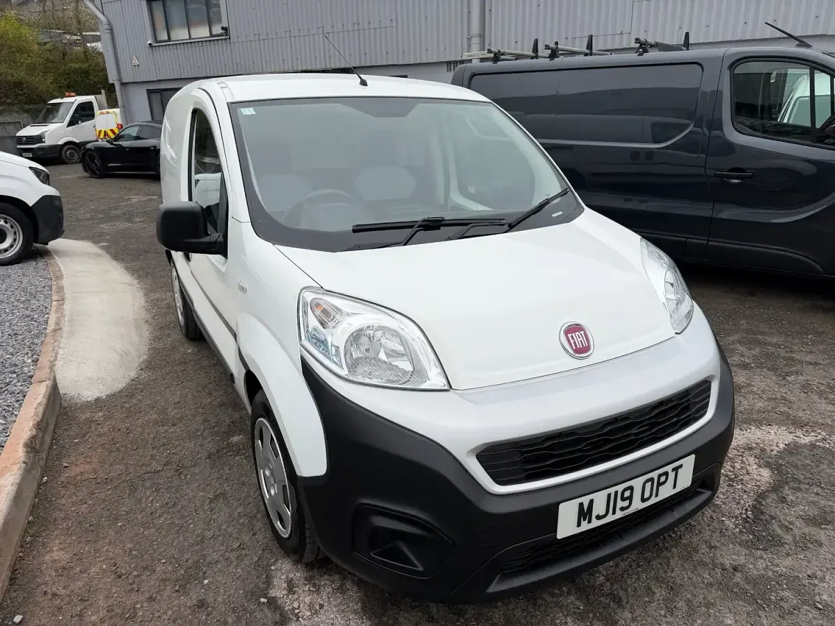 Usado Fiat Fiorino 80 HP (58 kW) 2019 Branco Monovolume