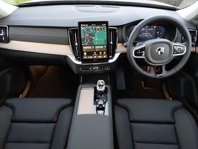 New Volvo XC90 Plus 250 HP (183 kW) 2025 Grey SUV