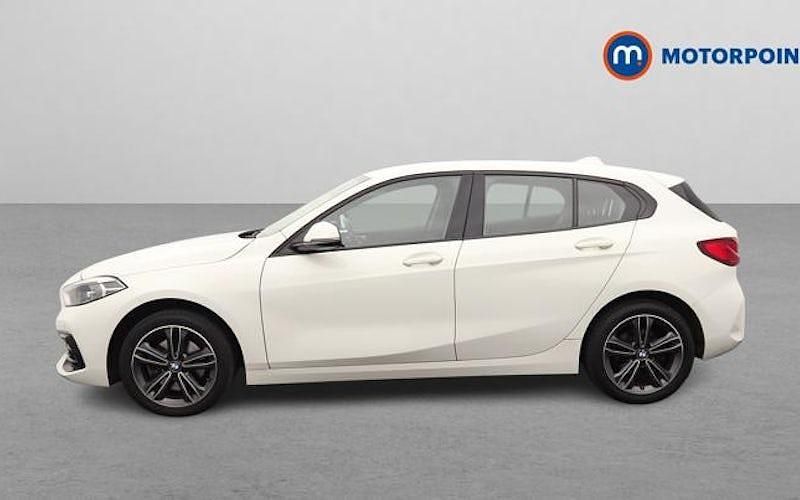 Used BMW 118 Sport Line 136 HP (100 kW) 2021 White Hatchback