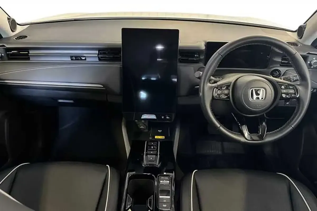 Used Honda e:Ny1 Elegance 150 kW (204 HP) 2024 Platinum white SUV