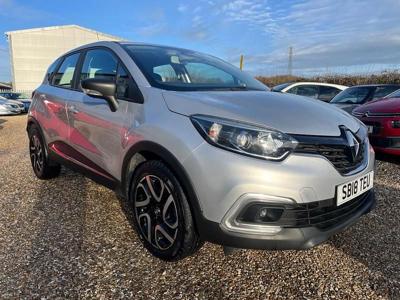 Used Renault Captur Dynamique 90 HP (66 kW) 2018 Silver SUV
