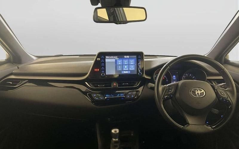 Used Toyota C-HR 122 HP (89 kW) 2023 SUV