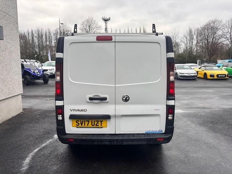 Used Vauxhall Vivaro 95 HP (69 kW) 2017 White MPV