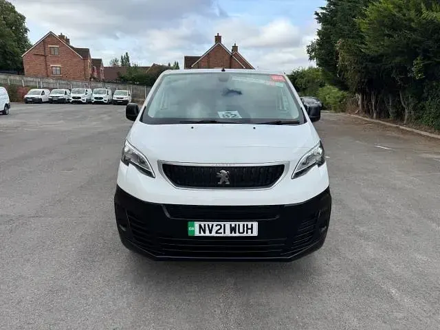 Used Peugeot e-Expert 100 kW (136 HP) 2021 White Van