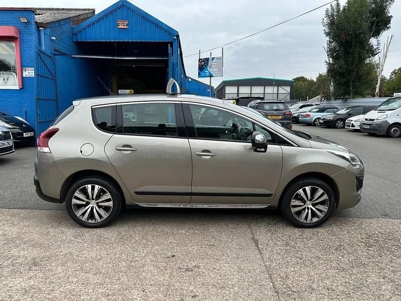 Used Peugeot 3008 Active 120 HP (88 kW) 2015 Grey Hatchback