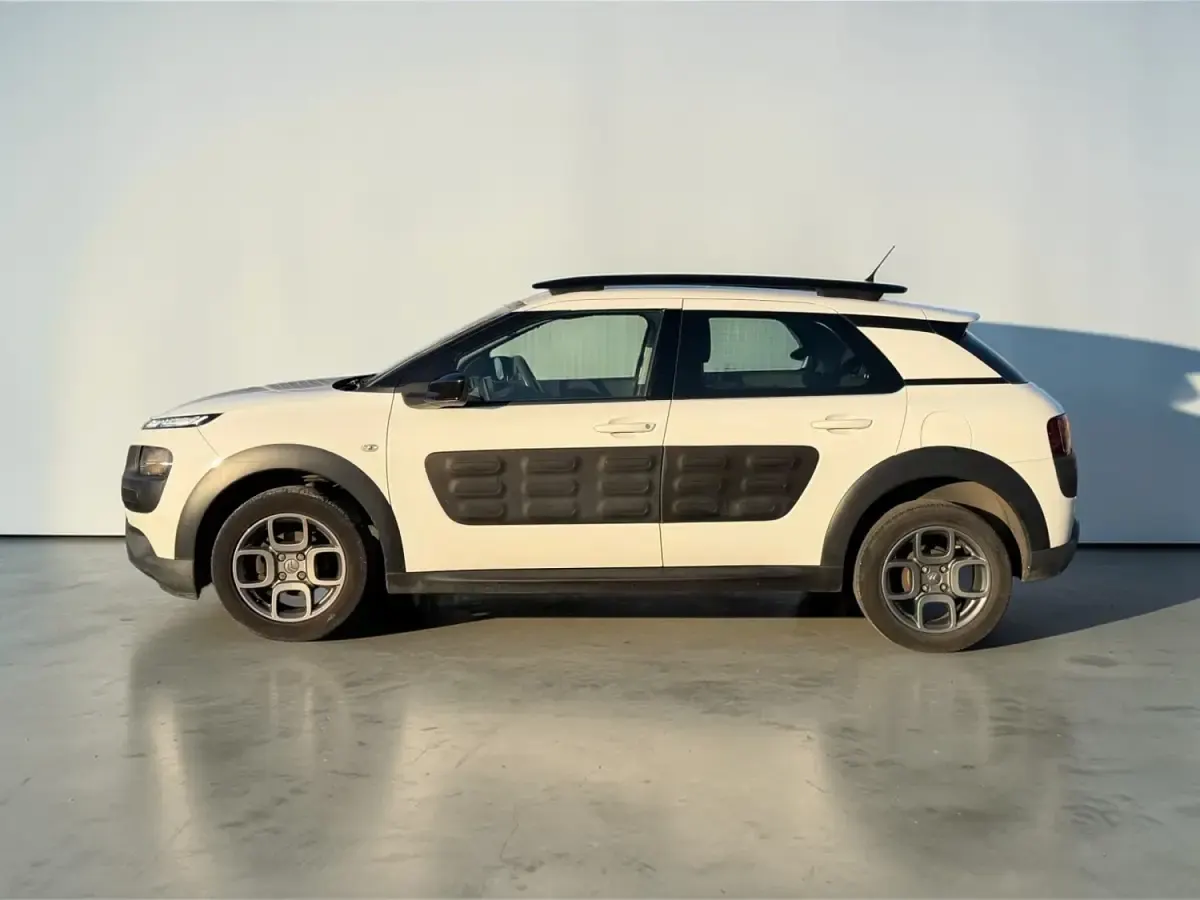 Używany Citroën C4 Cactus Feel 82 KM (60 kW) 2017 Biały Hatchback