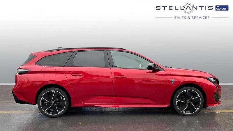 Used Peugeot 308 GT 113 kW (154 HP) 2024 Red Estate