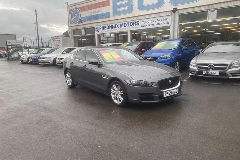 Used Jaguar XE Prestige 180 HP (132 kW) 2016 Grey Sedan