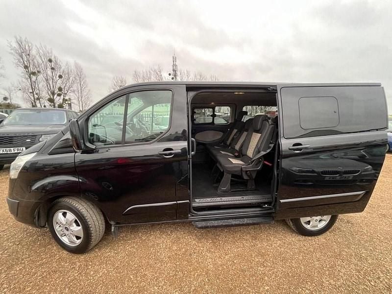 Used Ford Tourneo Custom Titanium 168 HP (123 kW) 2017 Black Van