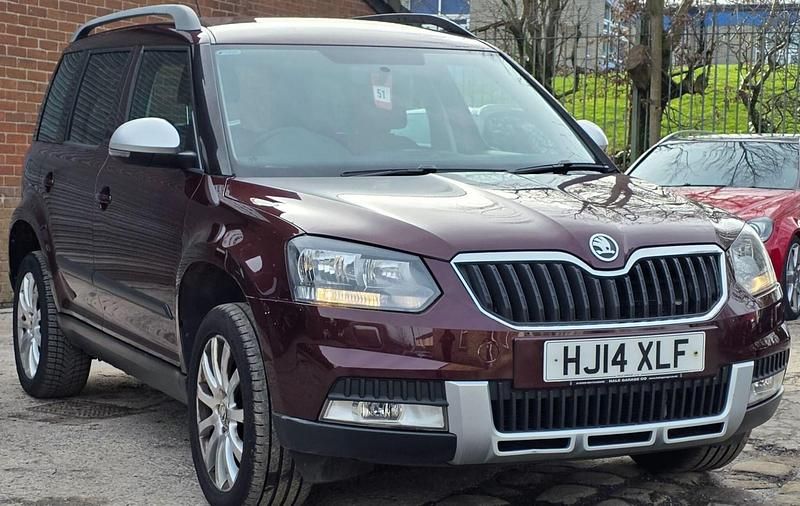 Used Skoda Yeti SE 105 HP (77 kW) 2014 Maroon SUV
