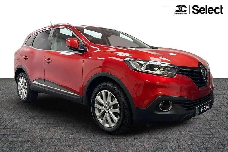 Red Used 2017 Renault Kadjar Dynamique SUV | £9,000 (Fair price) - Image 1/4