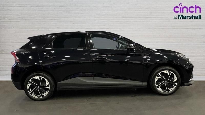 Used MG MG4 EV Trophy 150 kW (204 HP) 2022 Black Hatchback
