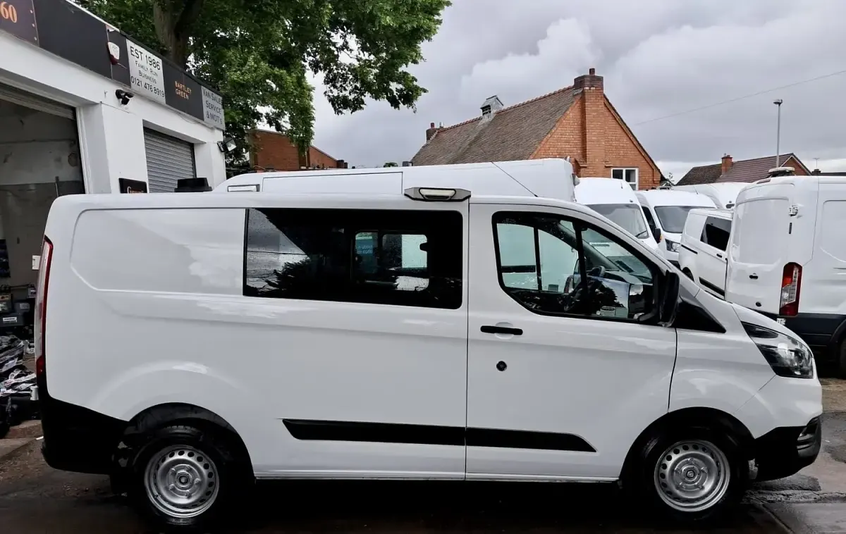 Used Ford Transit Custom 2018 White Estate