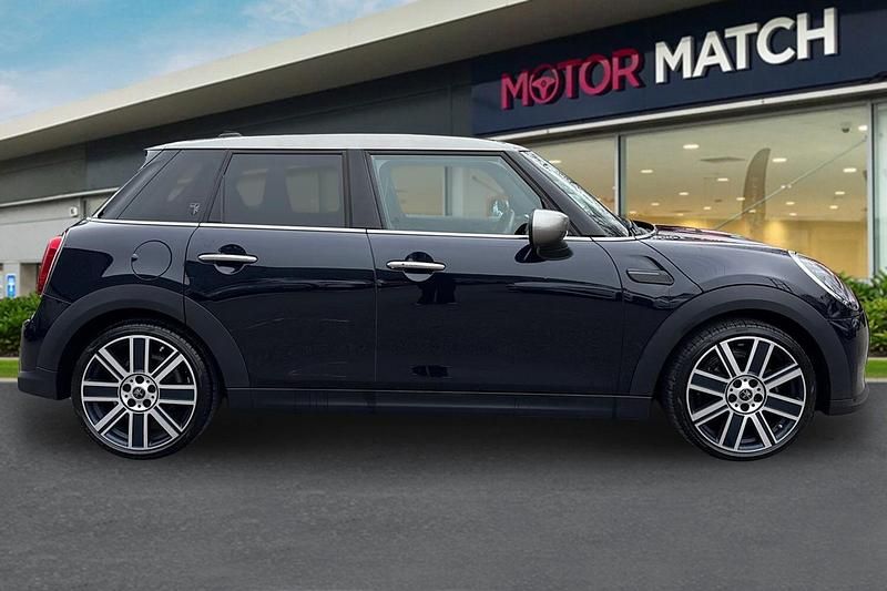 Used Mini Cooper Exclusive 2023 Blue/black Hatchback