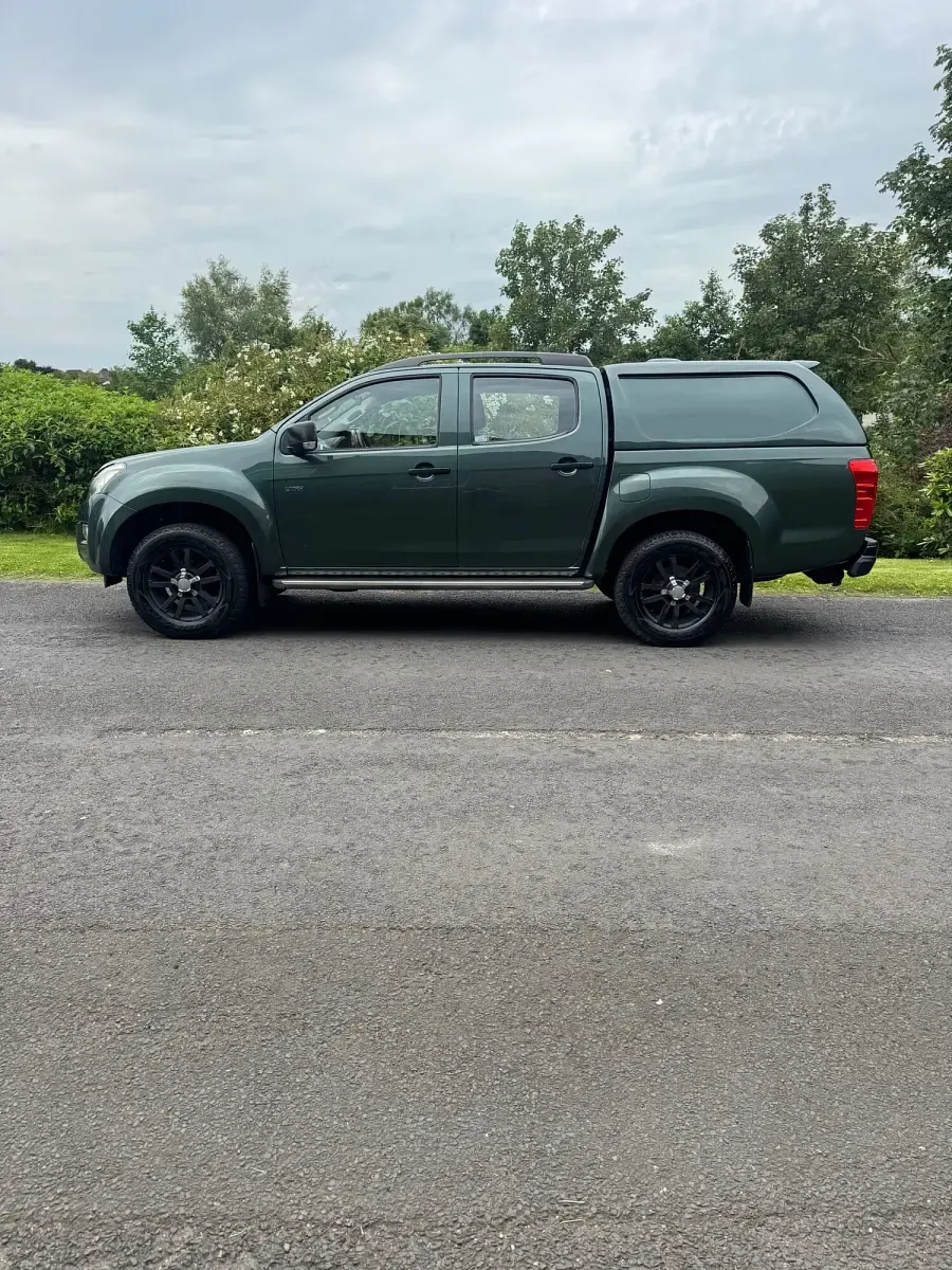 Used Isuzu D-Max 2014 Green Pickup