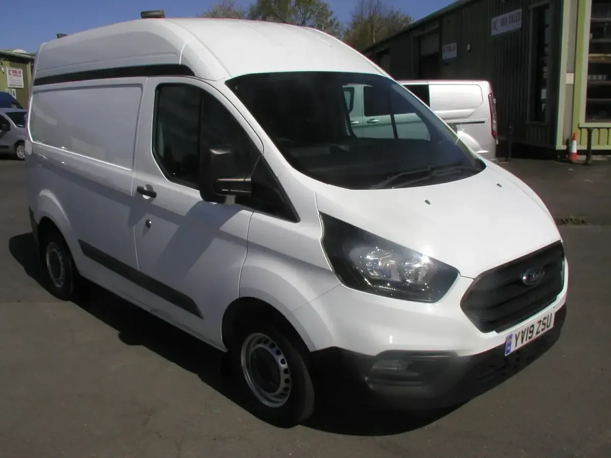 Used Ford Transit Custom 105 HP (77 kW) 2019 White Van