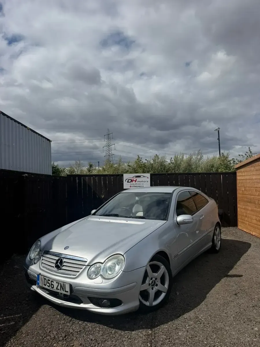 Used Mercedes C180 143 HP (105 kW) 2006 Silver Coupe