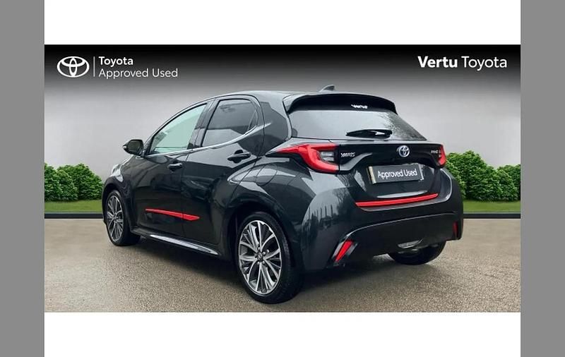 Used Toyota Yaris Hybrid 116 HP (85 kW) 2023 Black Hatchback