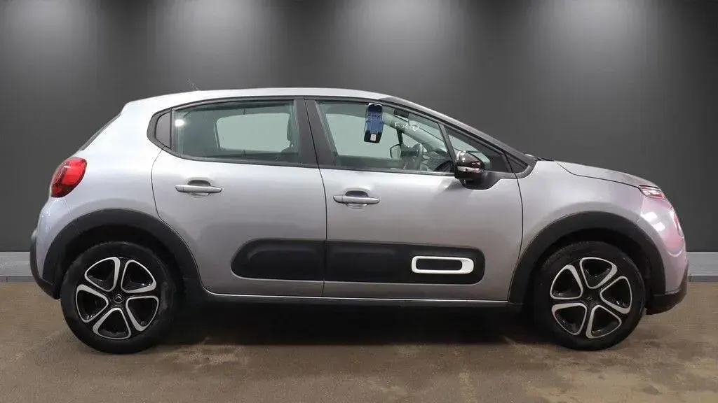 Begagnad Citroën C3 PureTech 83 HK (61 kW) 2022 Grå Halvkombi