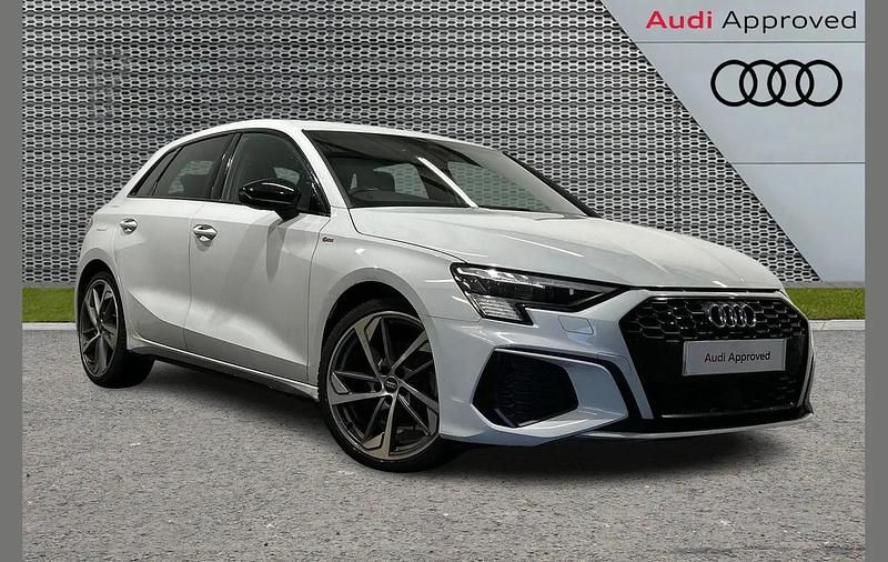 Used Audi A3 Comfort 150 HP (110 kW) 2023 White Hatchback