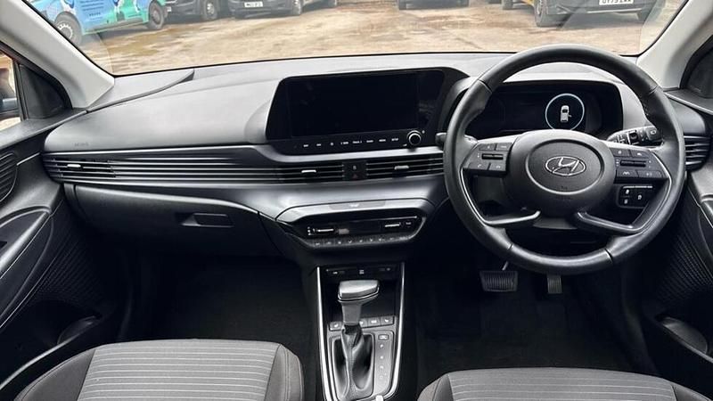 Używany Hyundai i20 Premium 99 KM (72 kW) 2023 Czerwony Hatchback