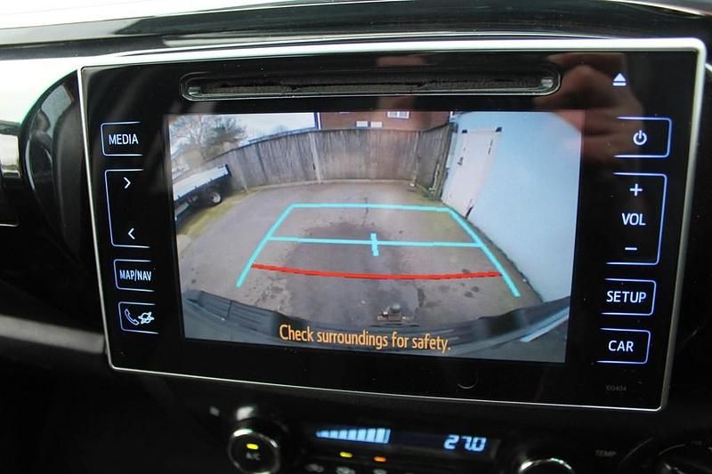 Used Toyota HiLux 150 HP (110 kW) 2018 Silver Pickup