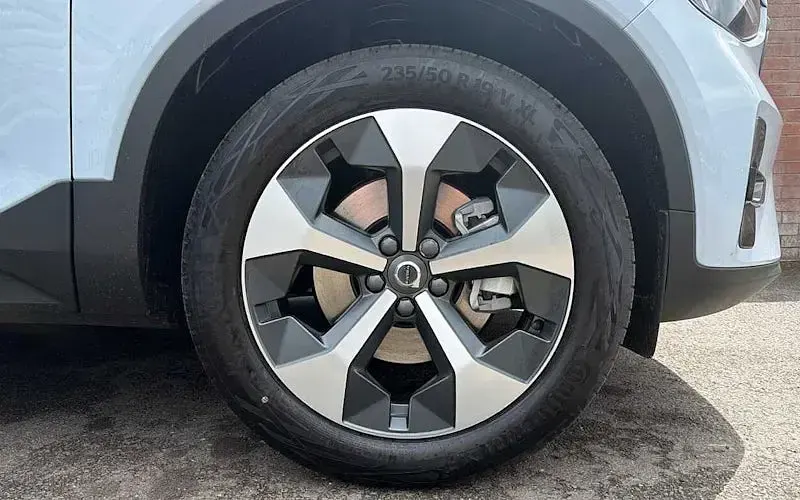 New Volvo XC40 Plus 163 HP (119 kW) 2026 Blue SUV