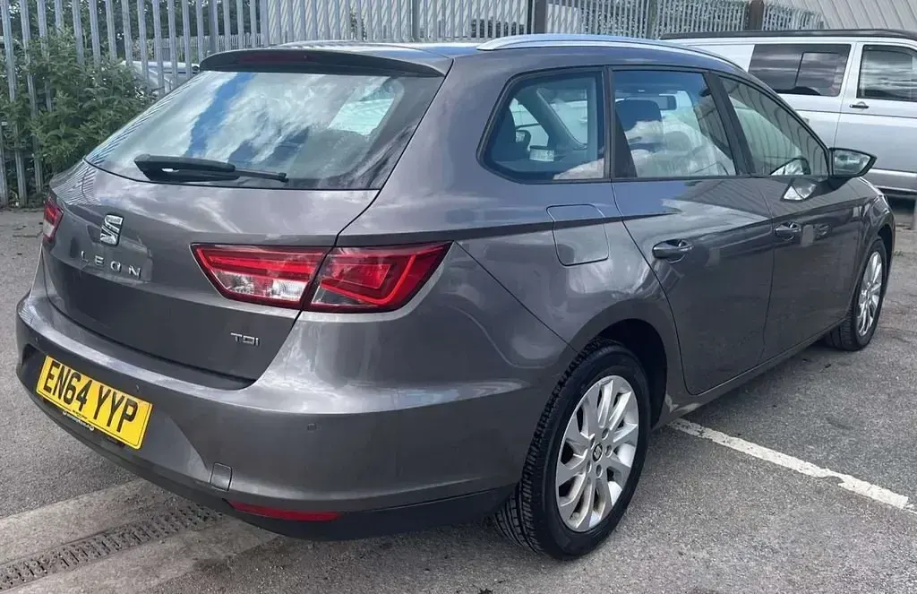 Używany Seat Leon SE 2015 Szary Kombi