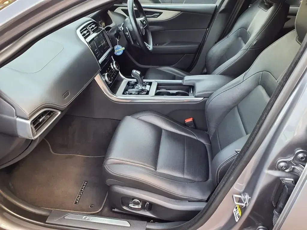 Used Jaguar XE R-Dynamic 250 HP (183 kW) 2021 Grey Sedan